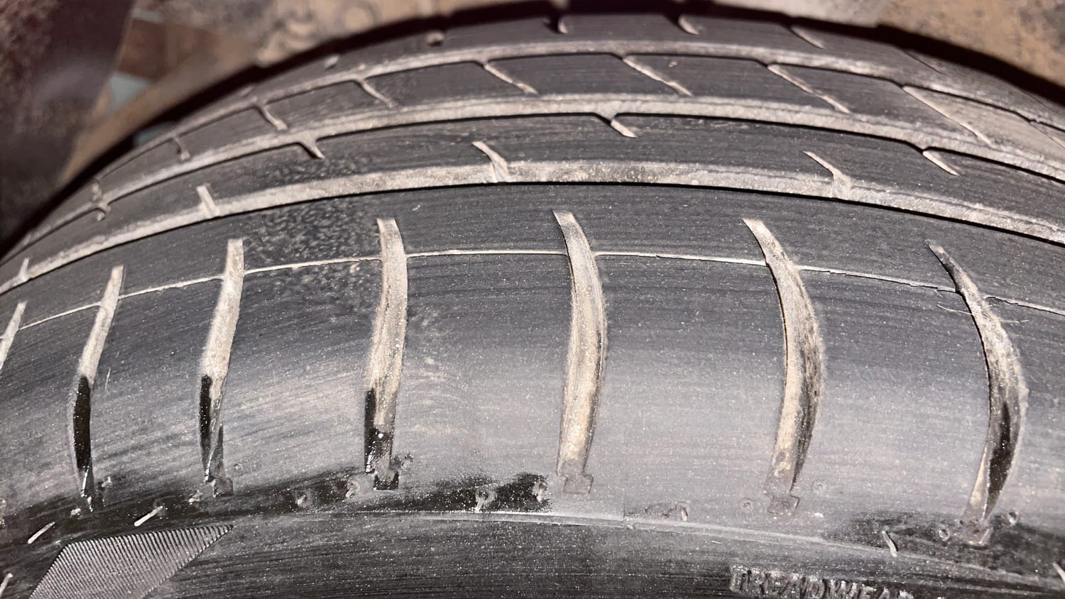 Used 2018 Hyundai Grand i10 Asta 1.2 Kappa VTVT Petrol Manual tyres RIGHT REAR TYRE TREAD VIEW
