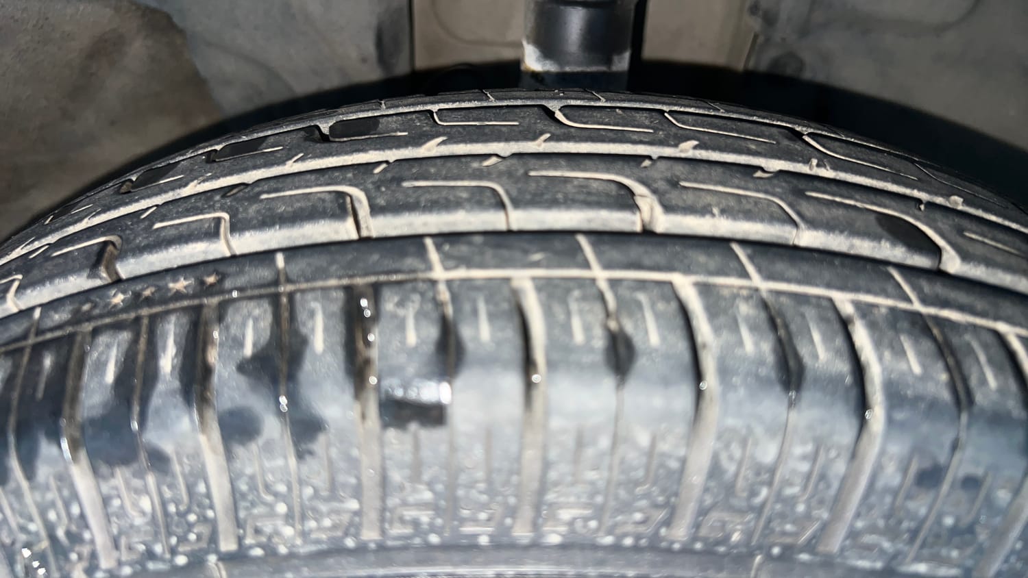 Used 2019 Renault Kwid RXT Opt Petrol Manual tyres RIGHT FRONT TYRE TREAD VIEW