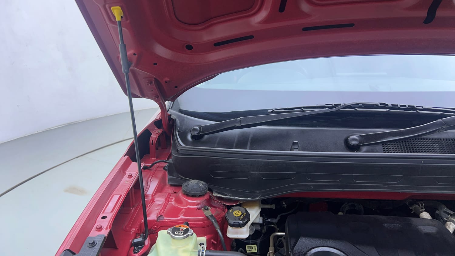 Used 2019 Hyundai Venue SX Plus 1.0 Turbo DCT Dual Tone Petrol Automatic engine ENGINE RIGHT SIDE HINGE & APRON VIEW