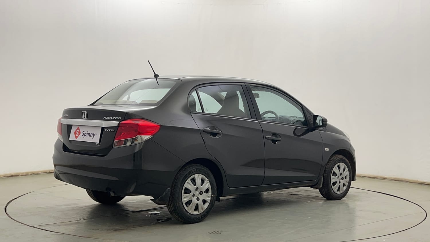 Used 2015 Honda Amaze 1.2 S i-VTEC Petrol Manual exterior RIGHT REAR CORNER VIEW