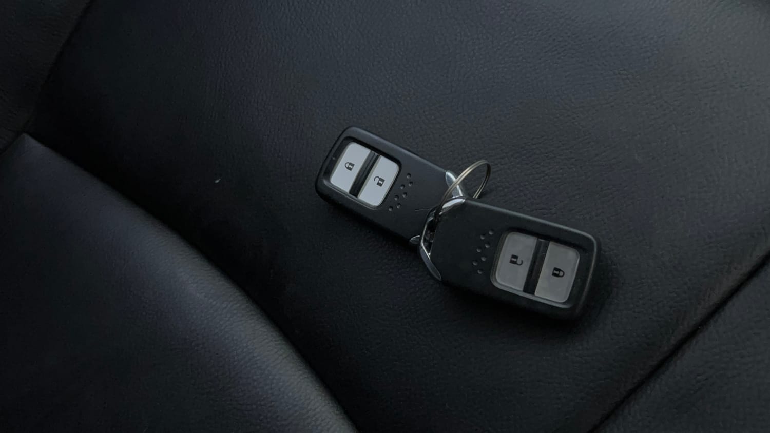 Used 2018 Honda BR-V V CVT Petrol Petrol Automatic extra CAR KEY VIEW