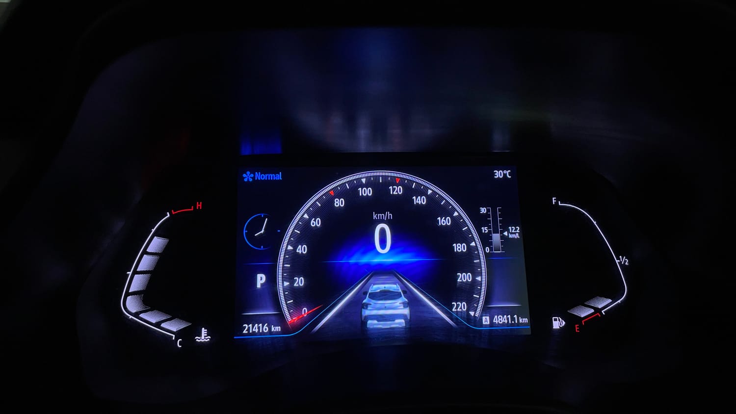 Used 2021 Renault Kiger RXZ Turbo CVT Petrol Automatic interior CLUSTERMETER VIEW