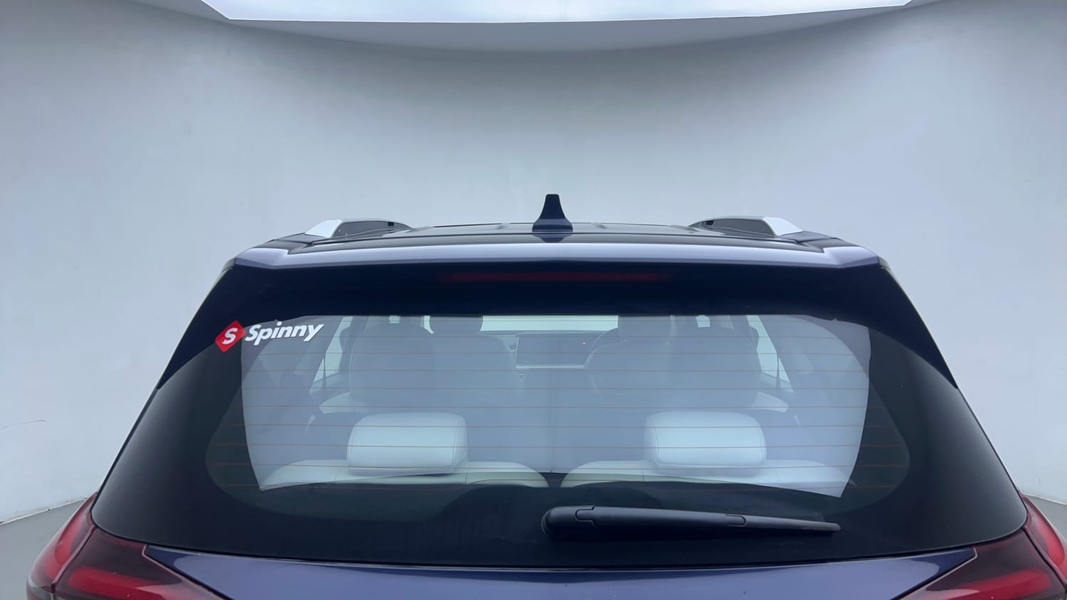 Used 2021 Mahindra XUV700 AX 7 Petrol AT Luxury Pack 7 STR Petrol Automatic exterior BACK WINDSHIELD VIEW