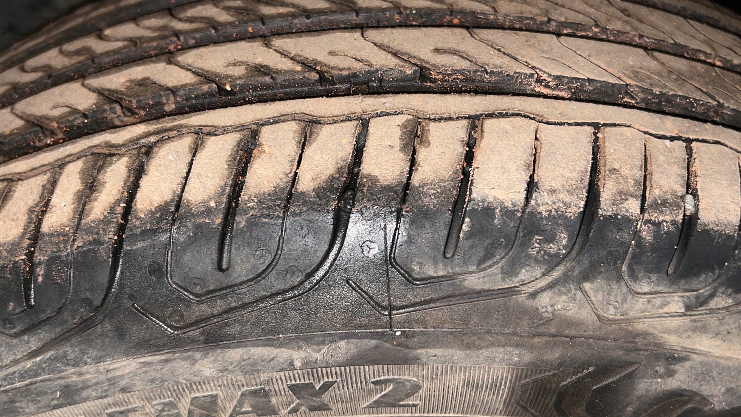 Used 2015 Honda Amaze 1.2 S i-VTEC Petrol Manual tyres LEFT FRONT TYRE TREAD VIEW