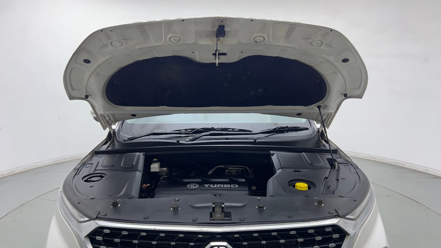 Used 2021 MG Motors Hector Super 1.5 Petrol Turbo MT Petrol Manual engine ENGINE & BONNET OPEN FRONT VIEW