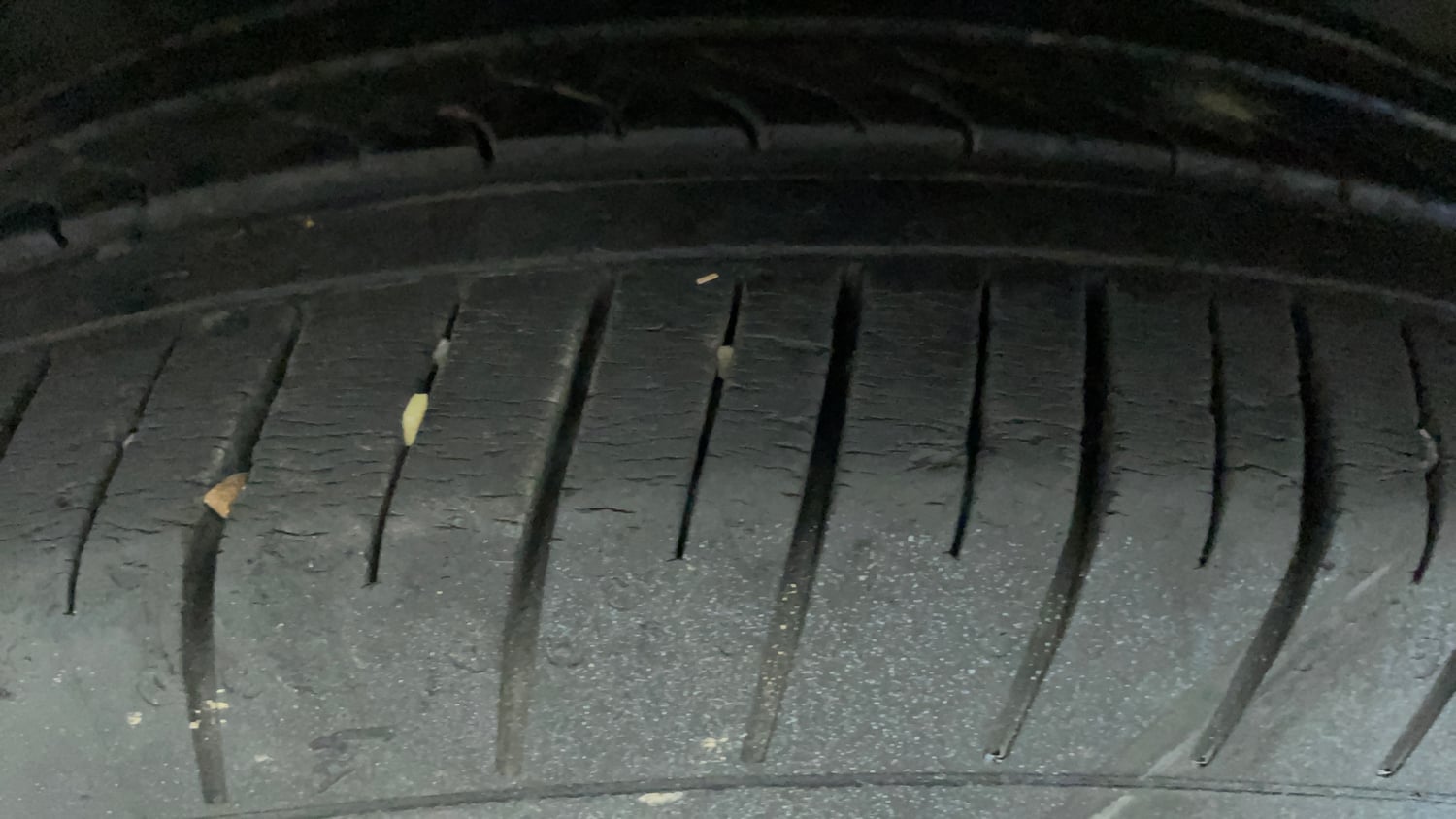 Used 2023 Volkswagen Virtus Topline 1.0 TSI MT Petrol Manual tyres LEFT FRONT TYRE TREAD VIEW