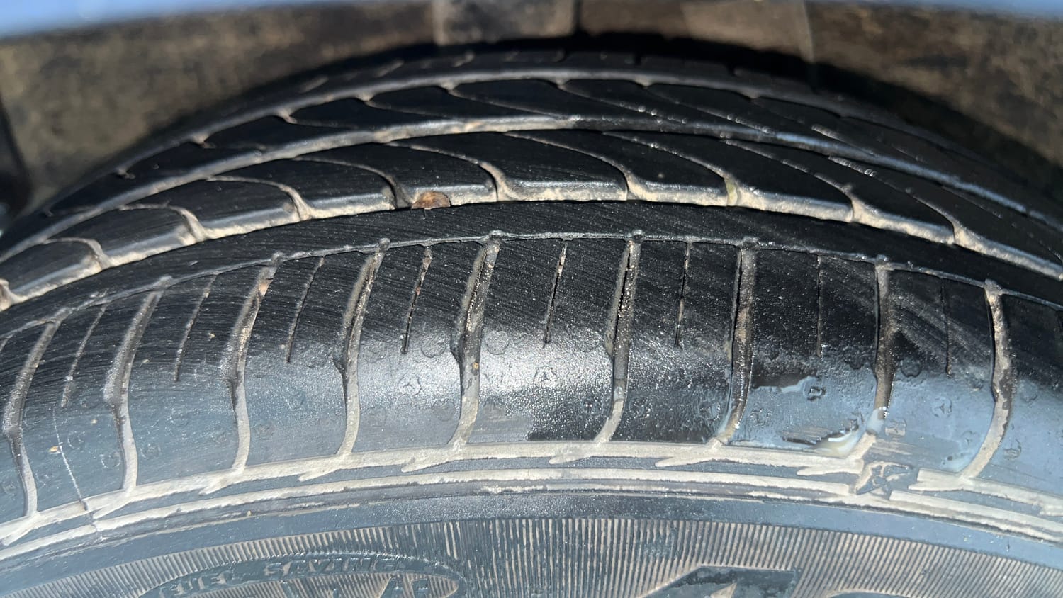 Used 2022 Hyundai Grand i10 Nios Sportz 1.2 Kappa VTVT Petrol Manual tyres RIGHT REAR TYRE TREAD VIEW