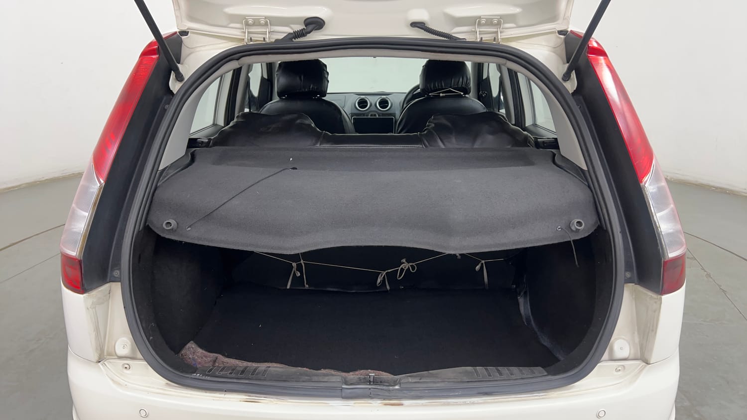 Used 2013 Ford Figo Duratec Petrol Titanium 1.2 Petrol Manual interior DICKY INSIDE VIEW