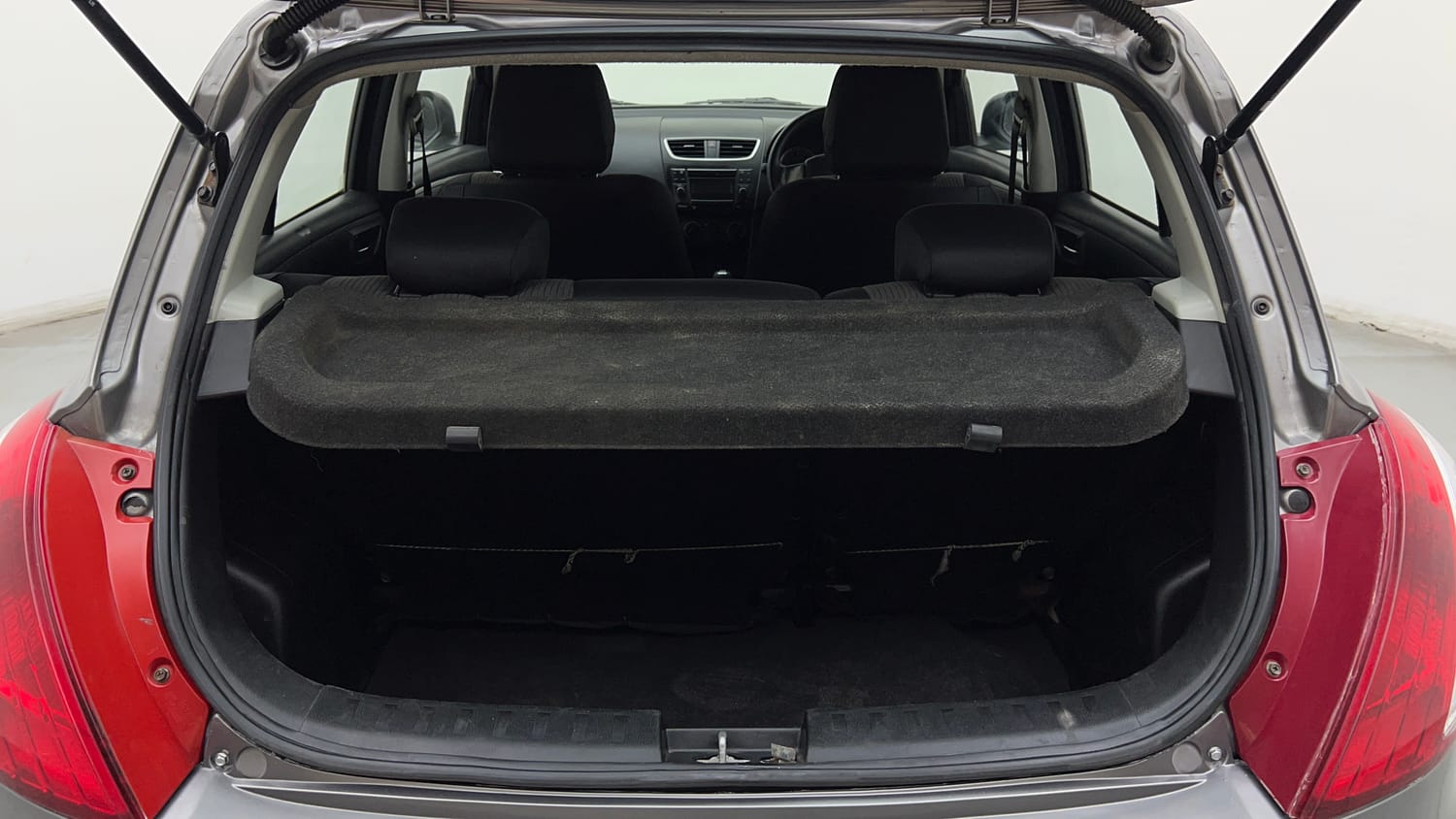 Used 2015 Maruti Suzuki Swift VXi Petrol Manual interior DICKY INSIDE VIEW