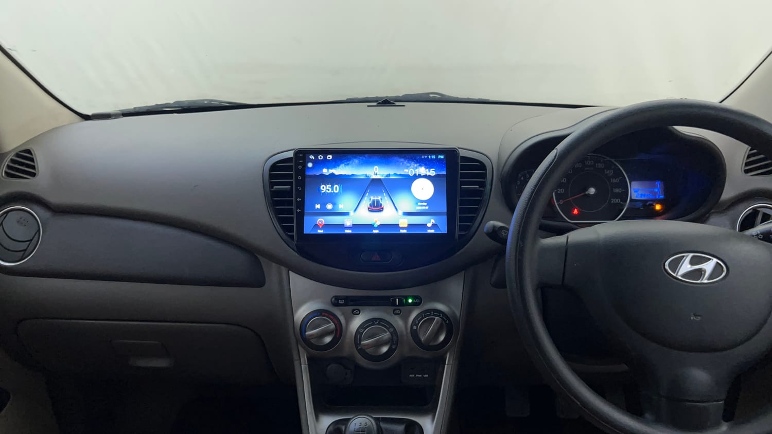 Used 2012 Hyundai i10 Sportz 1.2 Kappa2 Petrol Manual interior MUSIC SYSTEM & AC CONTROL VIEW
