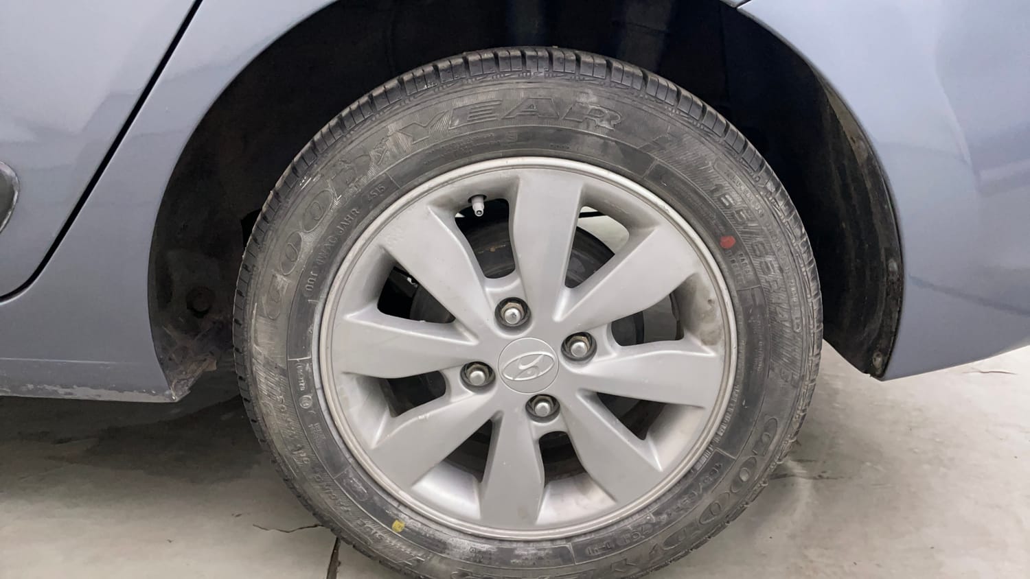 Used 2016 Hyundai Xcent SX 1.2 Petrol Manual tyres LEFT REAR TYRE RIM VIEW