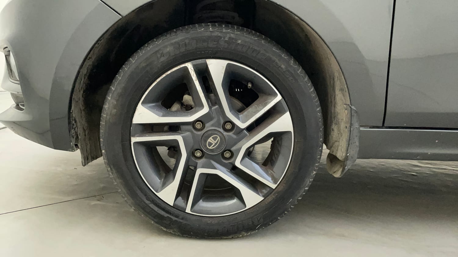 Used 2021 Tata Tiago XZ Plus Petrol Manual tyres LEFT FRONT TYRE RIM VIEW