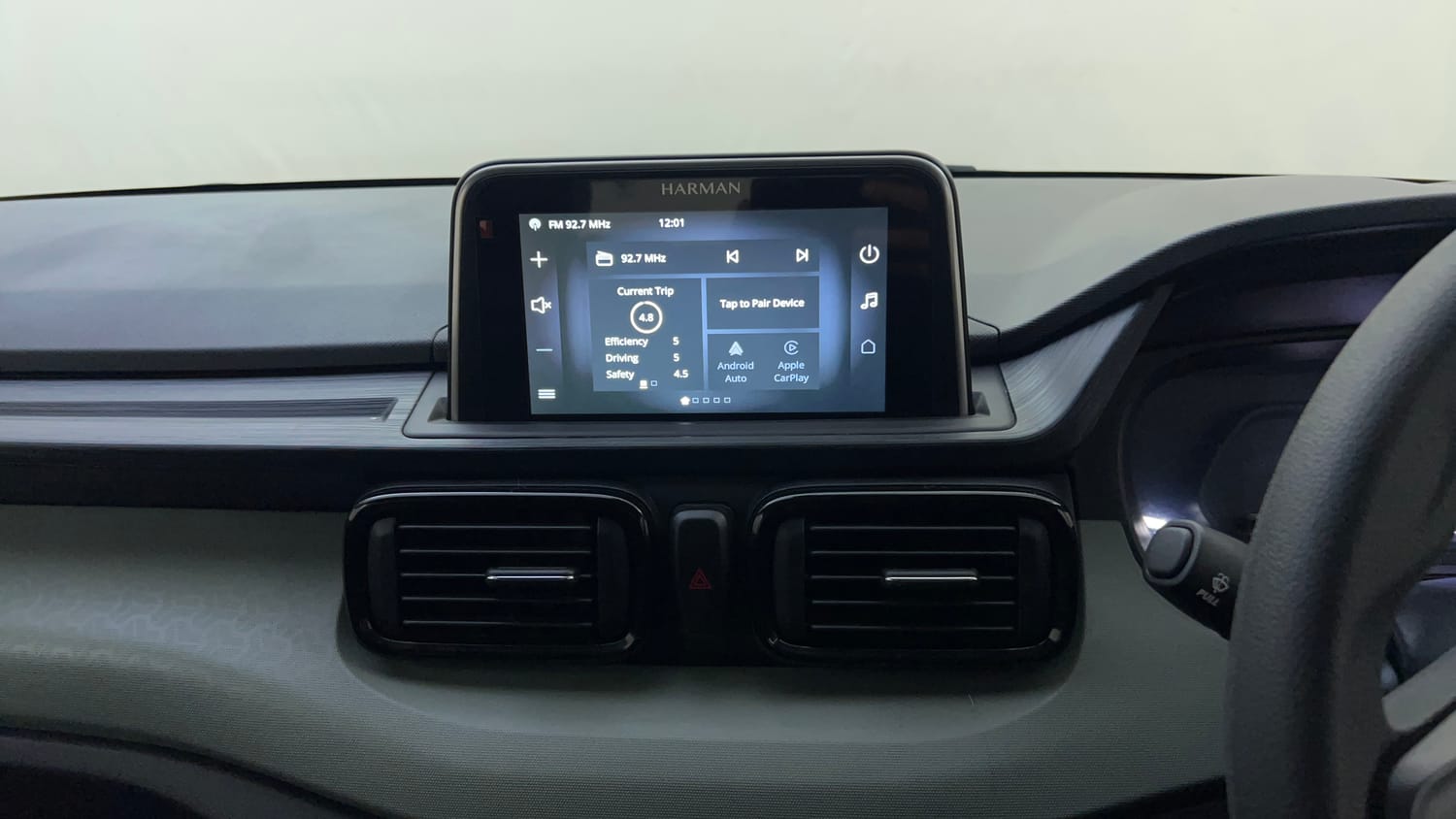 Used 2025 Tata Punch Adventure Plus AMT Petrol Automatic top_features Touch screen infotainment system