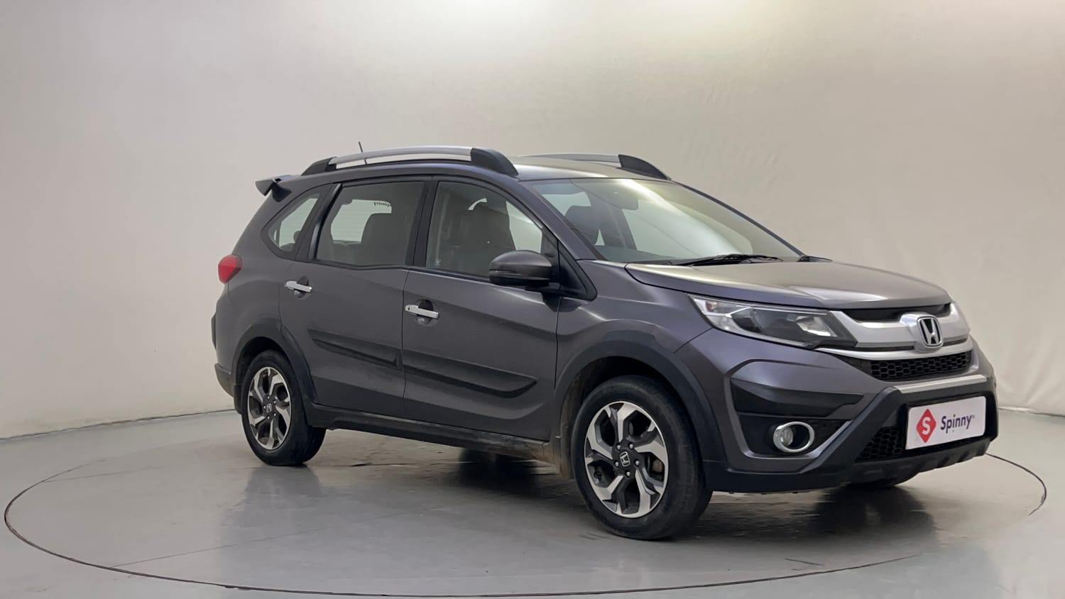 Used 2018 Honda BR-V V CVT Petrol Petrol Automatic exterior RIGHT FRONT CORNER VIEW