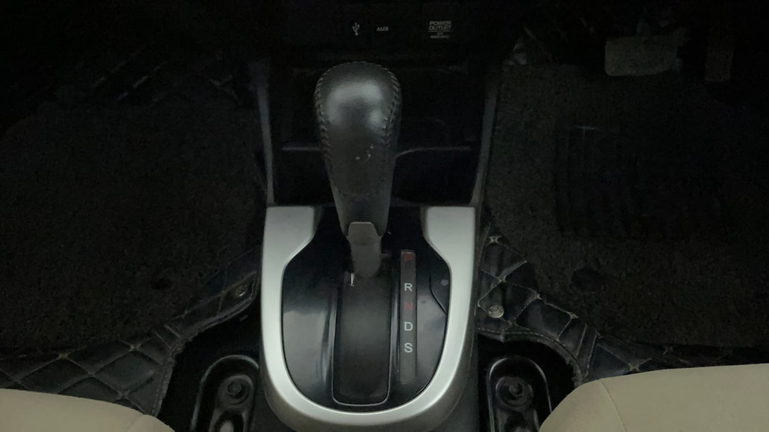 Used 2017 Honda Jazz V AT Petrol Petrol Automatic interior GEAR  KNOB VIEW