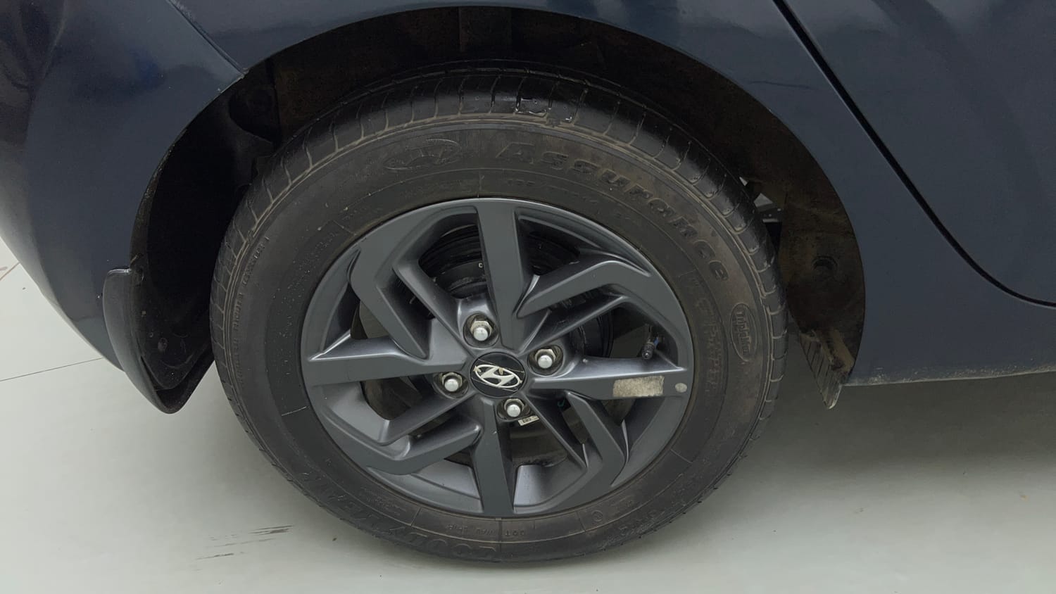 Used 2022 Hyundai Grand i10 Nios Sportz 1.2 Kappa VTVT Petrol Manual tyres RIGHT REAR TYRE RIM VIEW