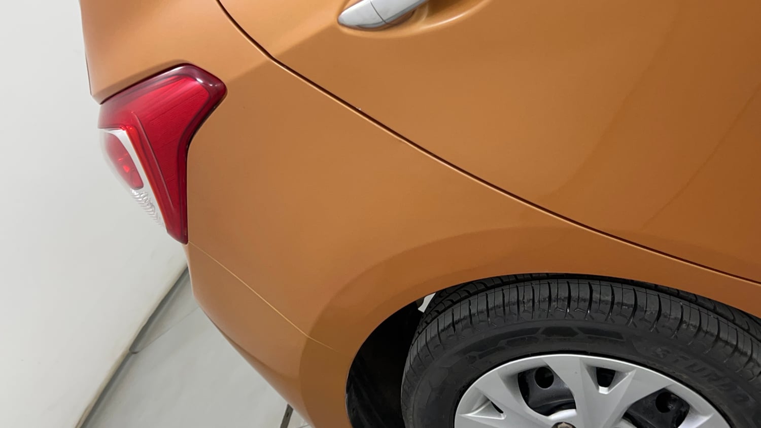Used 2014 Hyundai Grand i10 Sportz 1.2 Kappa VTVT Petrol Manual dents MINOR SCRATCH