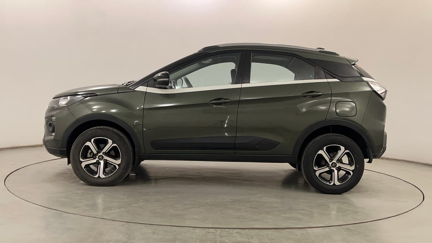 Used 2022 Tata Nexon XZA Plus (O) Diesel Diesel Automatic exterior LEFT SIDE VIEW