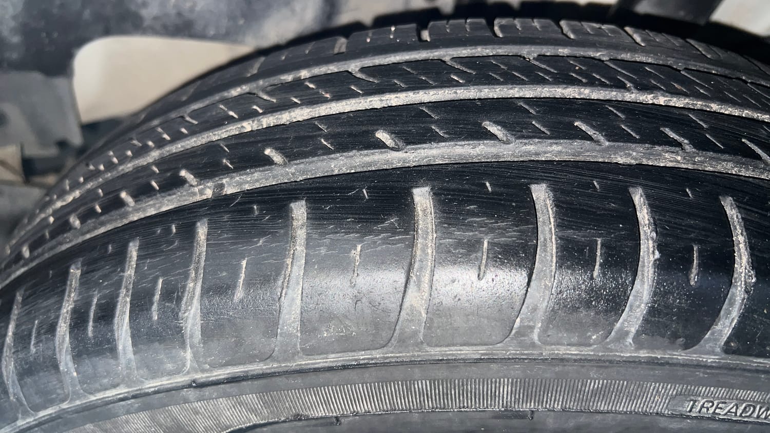 Used 2021 Maruti Suzuki Swift VXi Petrol Manual tyres LEFT REAR TYRE TREAD VIEW