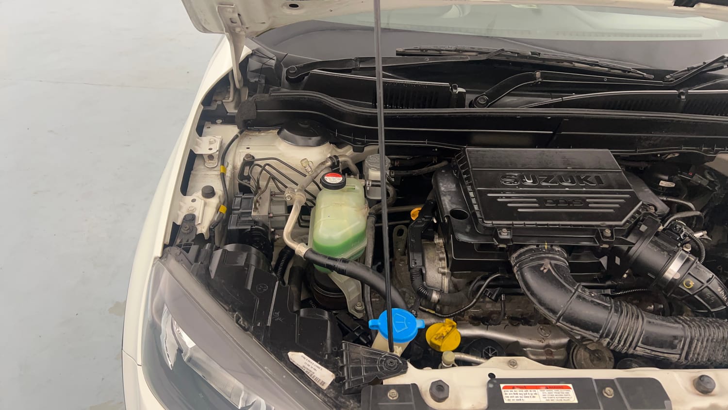 Used 2017 Maruti Suzuki Vitara Brezza LDi (O) Diesel Manual engine ENGINE RIGHT SIDE VIEW