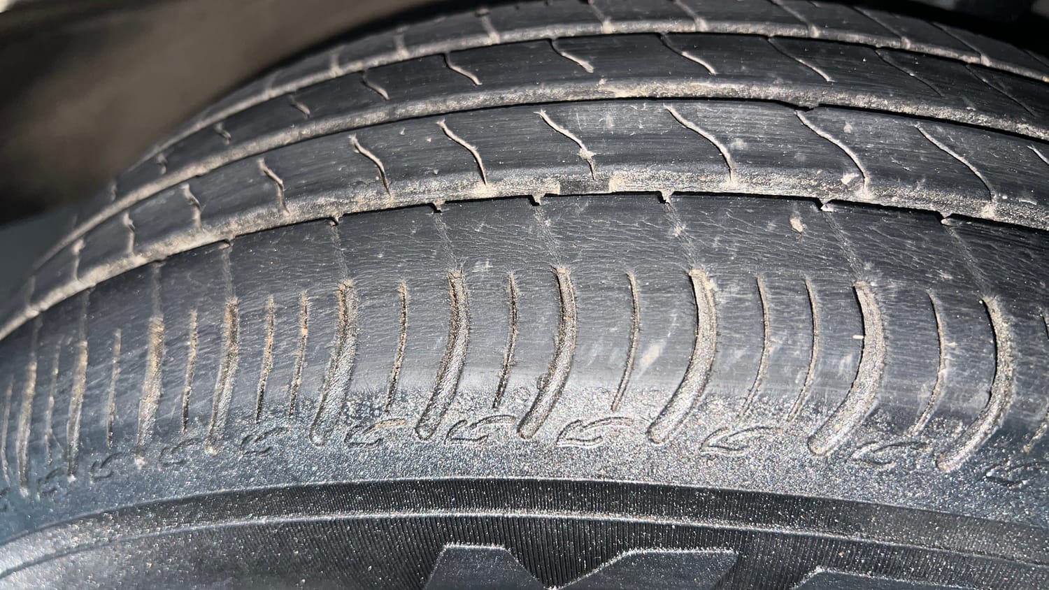 Used 2023 Maruti Suzuki Wagon R ZXI Plus 1.2 AGS Petrol Automatic tyres RIGHT FRONT TYRE TREAD VIEW