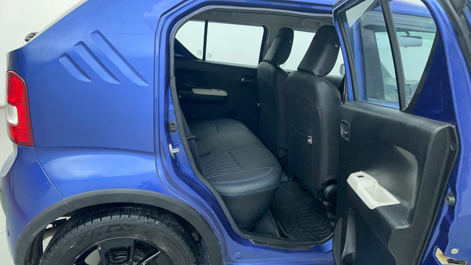 Used 2017 Maruti Suzuki Ignis Zeta 1.2 AMT Petrol Automatic interior RIGHT SIDE REAR DOOR CABIN VIEW