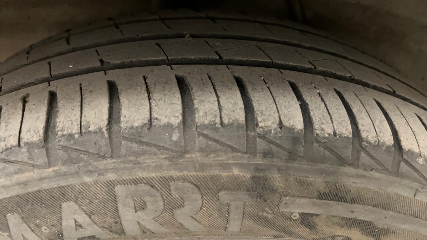 Used 2023 Hyundai Grand i10 Nios Sportz 1.2 Kappa VTVT CNG Cng Manual tyres RIGHT REAR TYRE TREAD VIEW