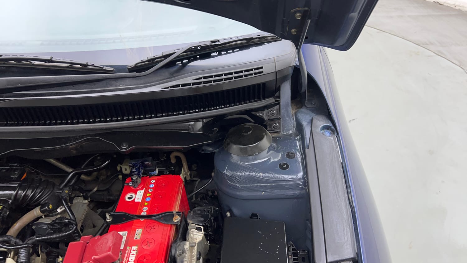 Used 2019 Maruti Suzuki Ciaz Alpha Hybrid 1.5 Petrol Manual engine ENGINE LEFT SIDE HINGE & APRON VIEW