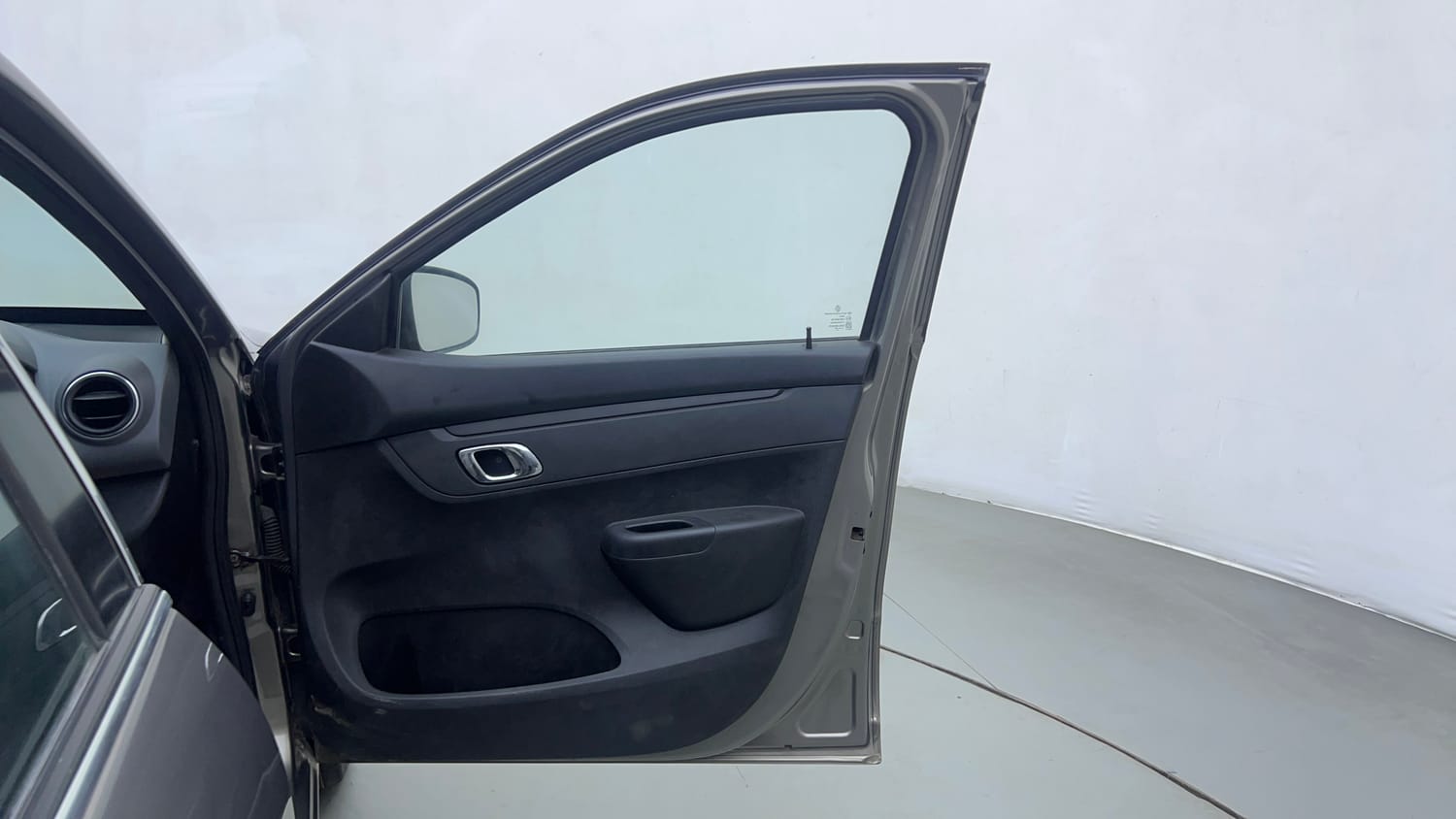 Used 2019 Renault Kwid RXT Opt Petrol Manual interior RIGHT FRONT DOOR OPEN VIEW