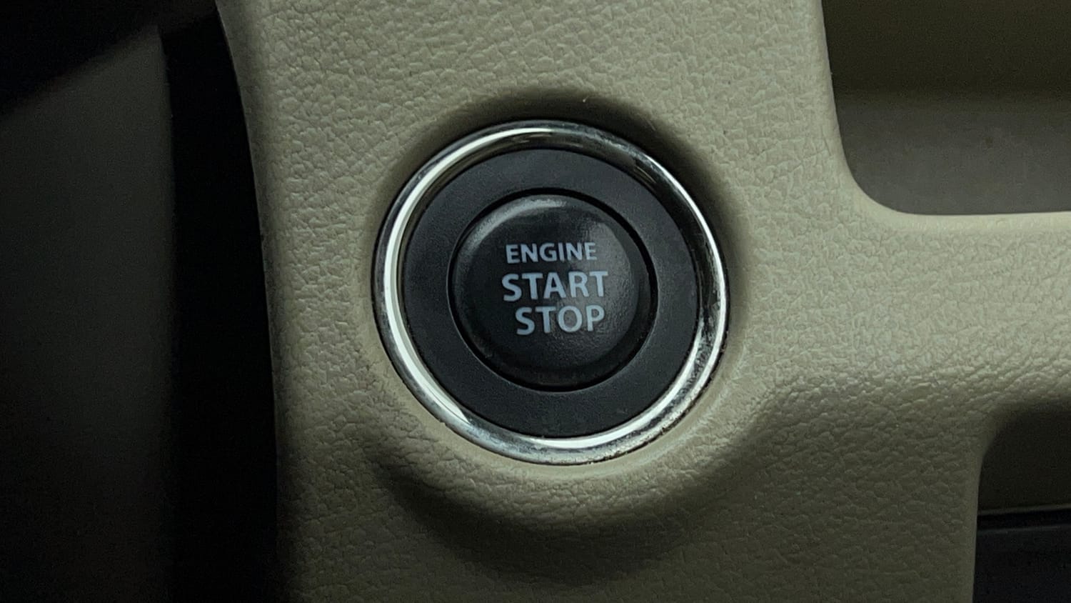 Used 2020 Maruti Suzuki Ciaz Alpha 1.5 AT Petrol Automatic top_features Keyless start