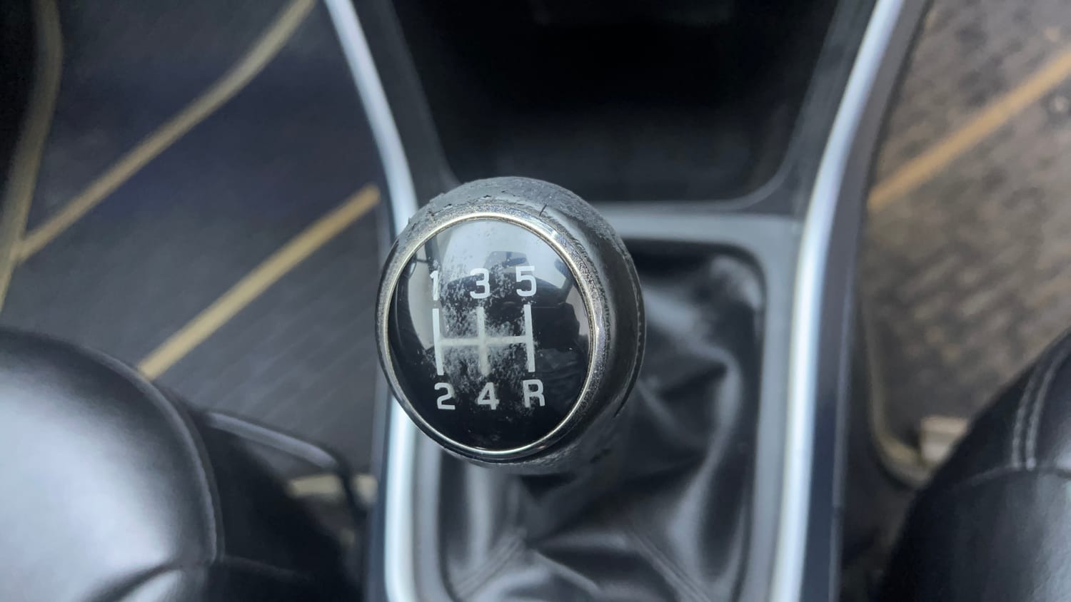 Used 2019 Maruti Suzuki S-Cross Zeta 1.3 Diesel Manual interior GEAR  KNOB VIEW