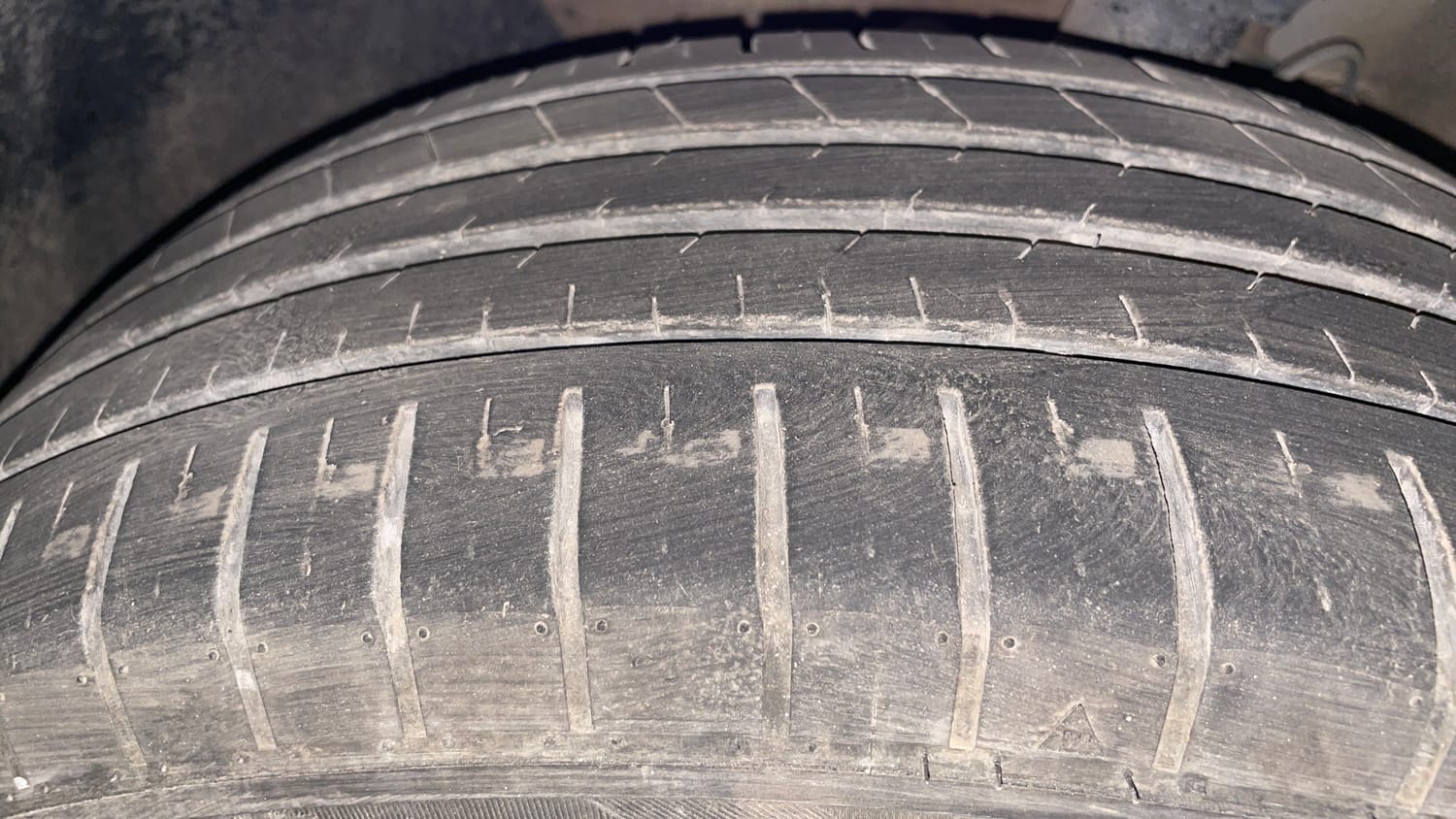Used 2015 Hyundai Elite i20 Sportz 1.2 (O) Petrol Manual tyres LEFT FRONT TYRE TREAD VIEW