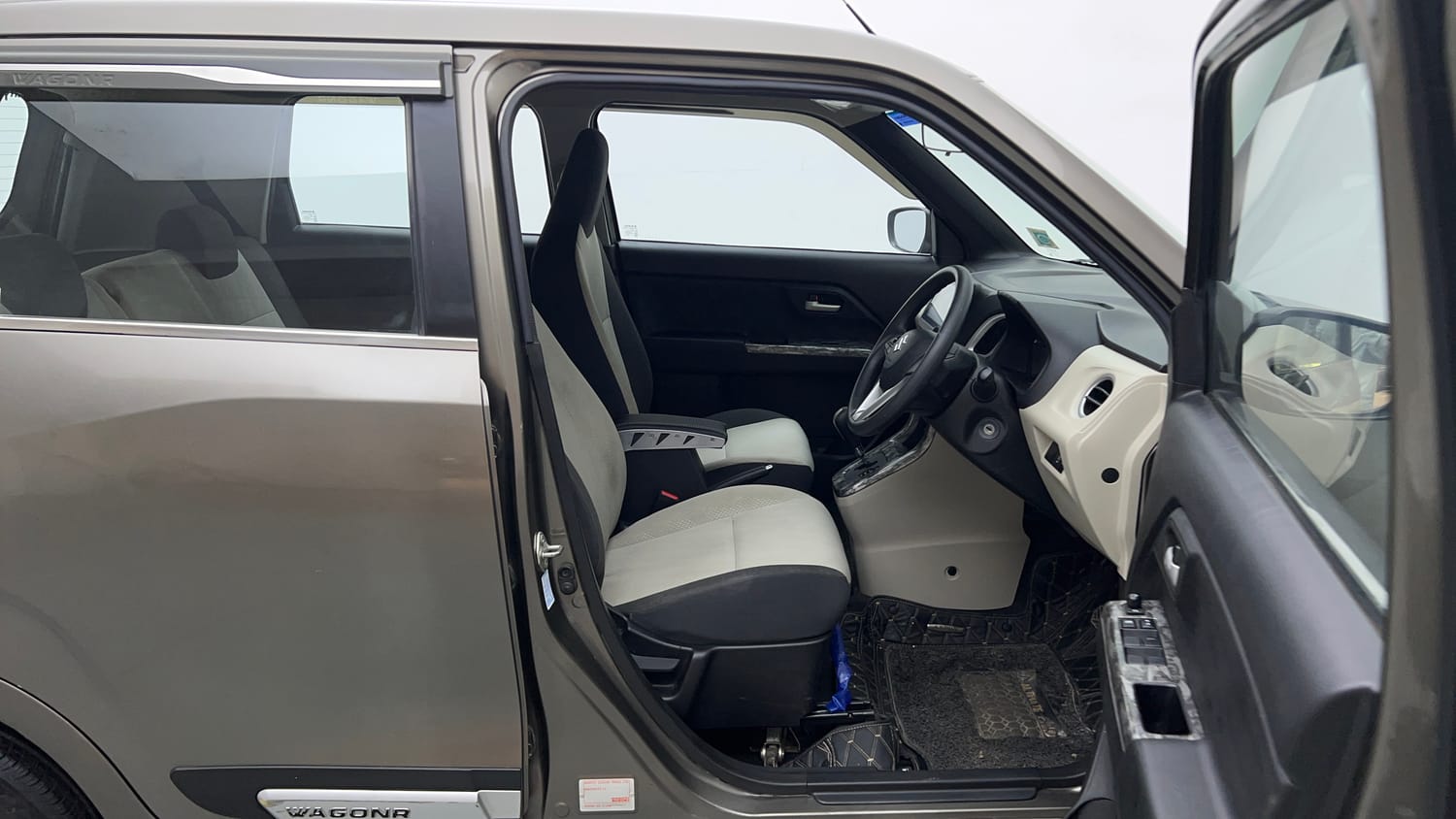 Used 2023 Maruti Suzuki Wagon R ZXI Plus 1.2 AGS Petrol Automatic interior RIGHT SIDE FRONT DOOR CABIN VIEW