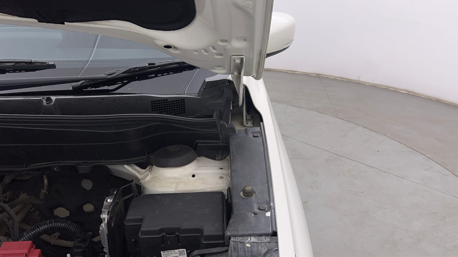 Used 2024 Toyota Urban Cruiser Hyryder G AT NeoDrive Petrol Automatic engine ENGINE LEFT SIDE HINGE & APRON VIEW