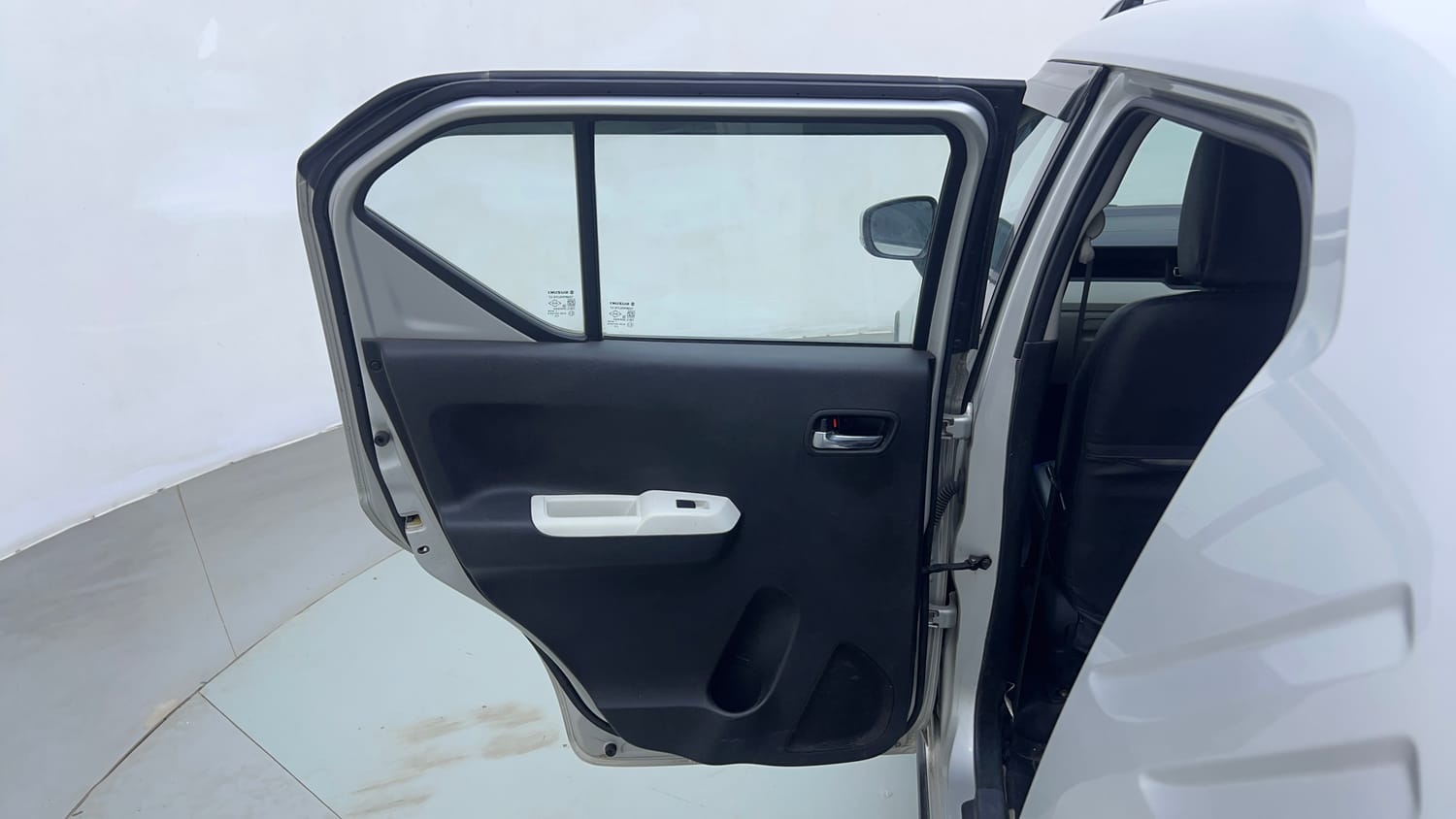 Used 2021 Maruti Suzuki Ignis Zeta 1.2 MT Petrol Manual interior LEFT REAR DOOR OPEN VIEW