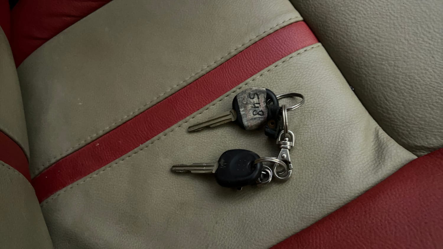 Used 2012 Hyundai i10 Sportz 1.2 Kappa2 Petrol Manual extra CAR KEY VIEW