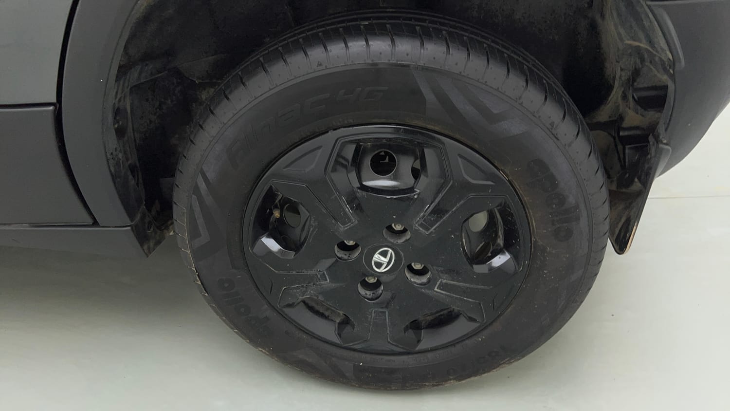 Used 2022 Tata Punch Adventure MT Petrol Manual tyres LEFT REAR TYRE RIM VIEW