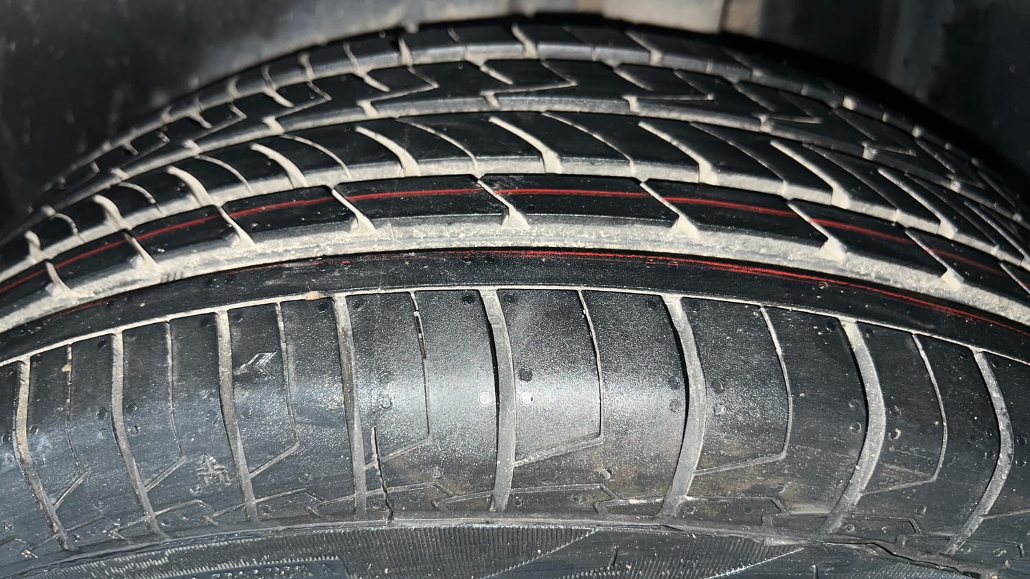 Used 2021 Skoda Kushaq Ambition 1.0L TSI MT Petrol Manual tyres LEFT REAR TYRE TREAD VIEW