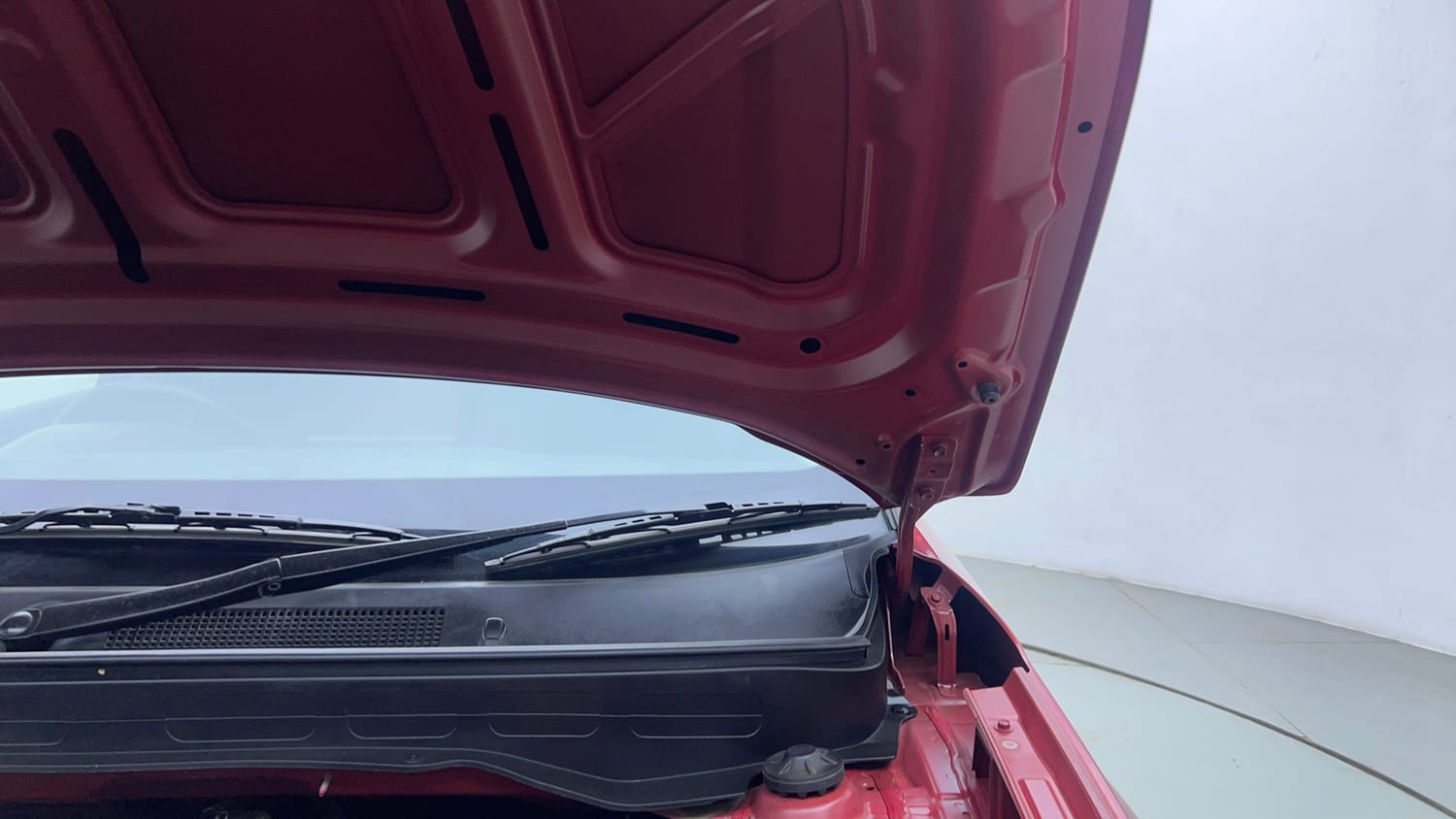 Used 2019 Hyundai Venue SX Plus 1.0 Turbo DCT Petrol Automatic engine ENGINE LEFT SIDE HINGE & APRON VIEW