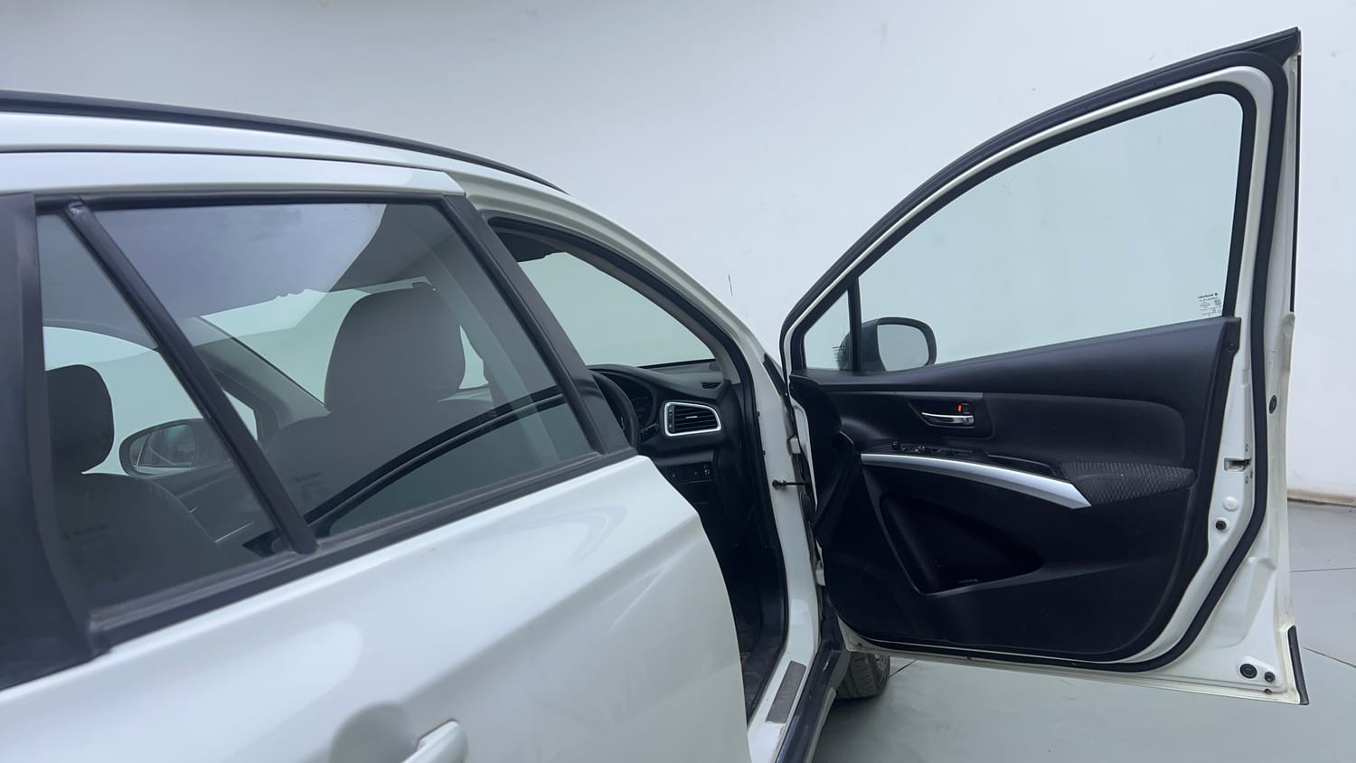 Used 2019 Maruti Suzuki S-Cross Zeta 1.3 Diesel Manual interior RIGHT FRONT DOOR OPEN VIEW