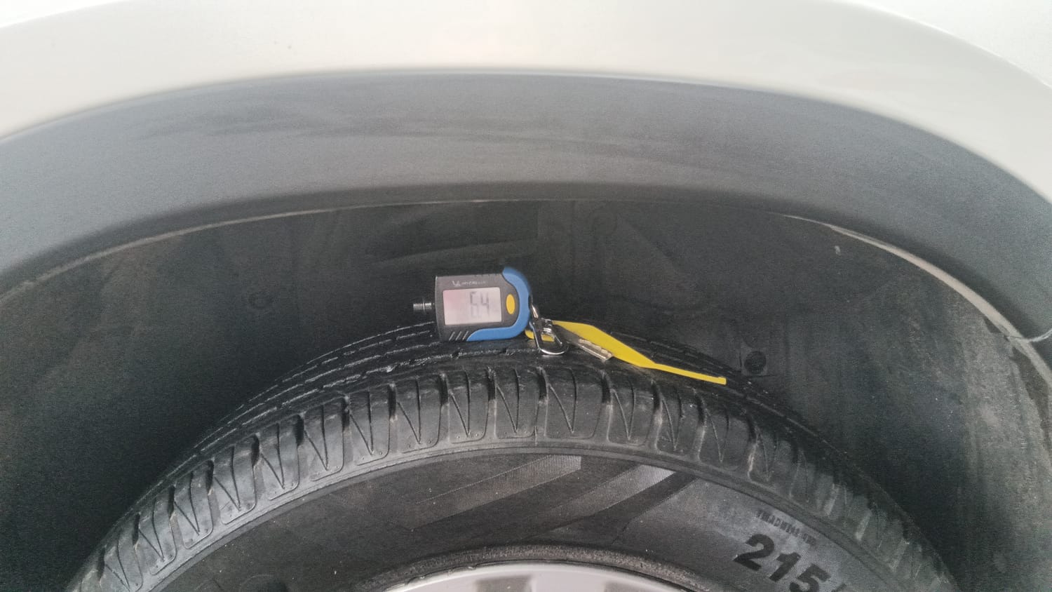 Used 2020 maruti-suzuki Vitara Brezza ZXi Plus Petrol Manual tyres RIGHT FRONT TYRE TREAD VIEW