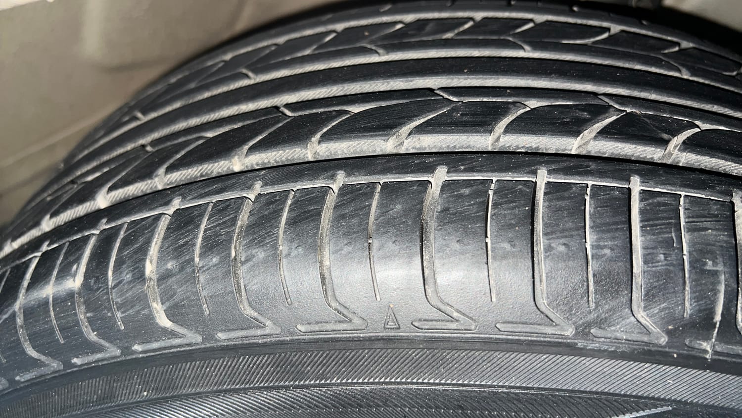 Used 2023 Maruti Suzuki XL6 Zeta MT CNG Cng Manual tyres RIGHT FRONT TYRE TREAD VIEW