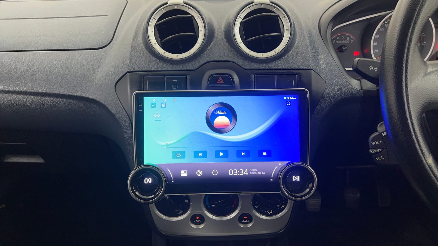 Used 2013 Ford Figo Duratec Petrol Titanium 1.2 Petrol Manual interior MUSIC SYSTEM & AC CONTROL VIEW