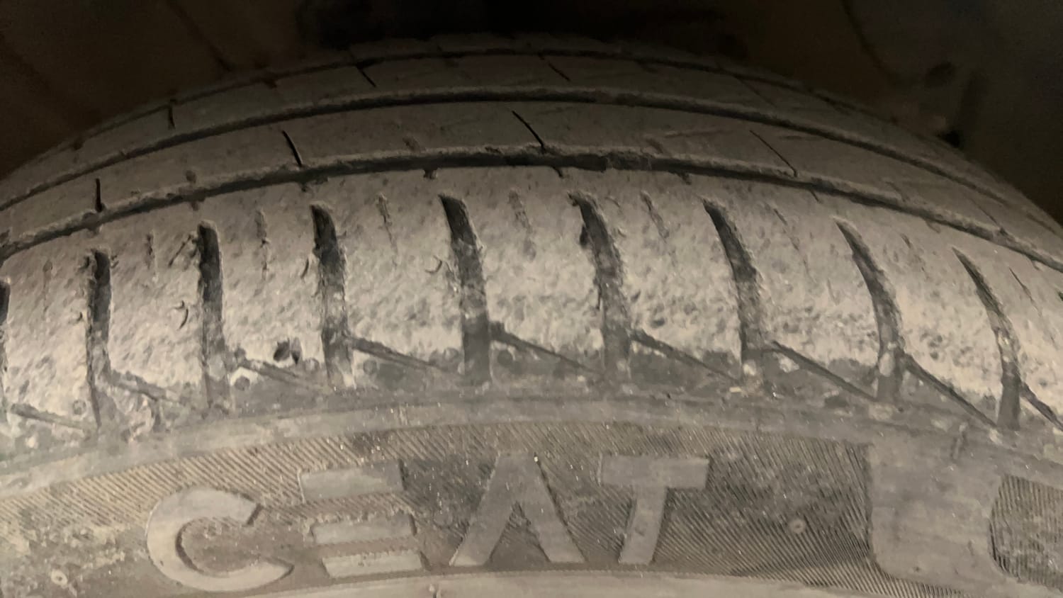 Used 2023 Hyundai Grand i10 Nios Sportz 1.2 Kappa VTVT CNG Cng Manual tyres RIGHT FRONT TYRE TREAD VIEW