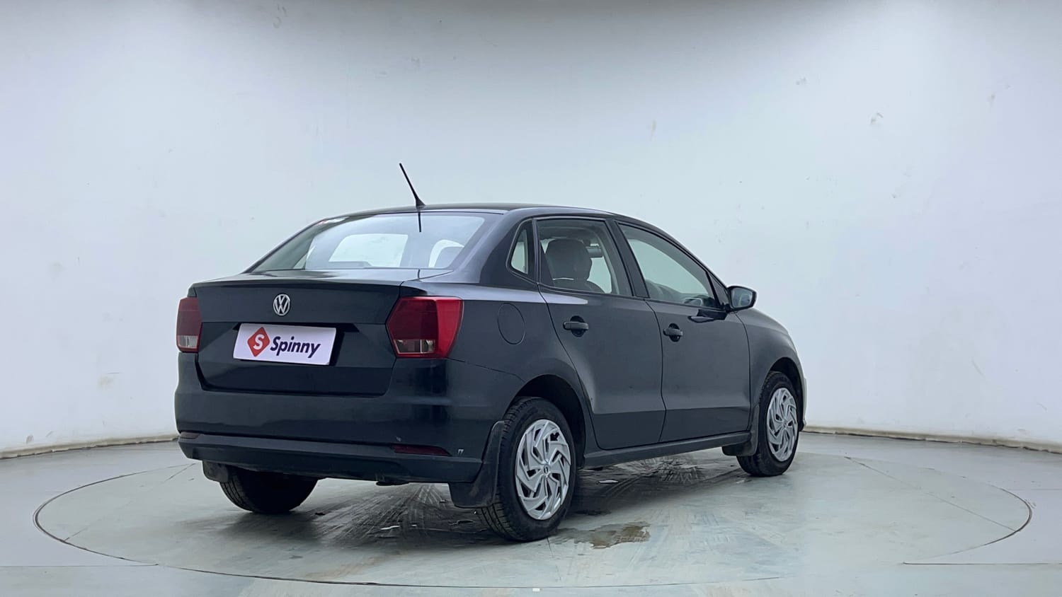 Used 2018 Volkswagen Ameo Comfortline 1.0L (P) Petrol Manual exterior RIGHT REAR CORNER VIEW