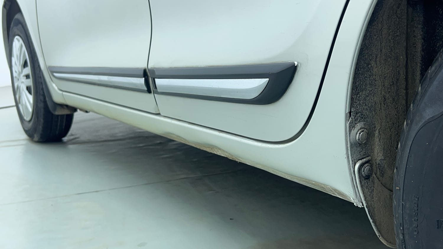 Used 2018 Maruti Suzuki Dzire VXi Petrol Manual dents MINOR DENT