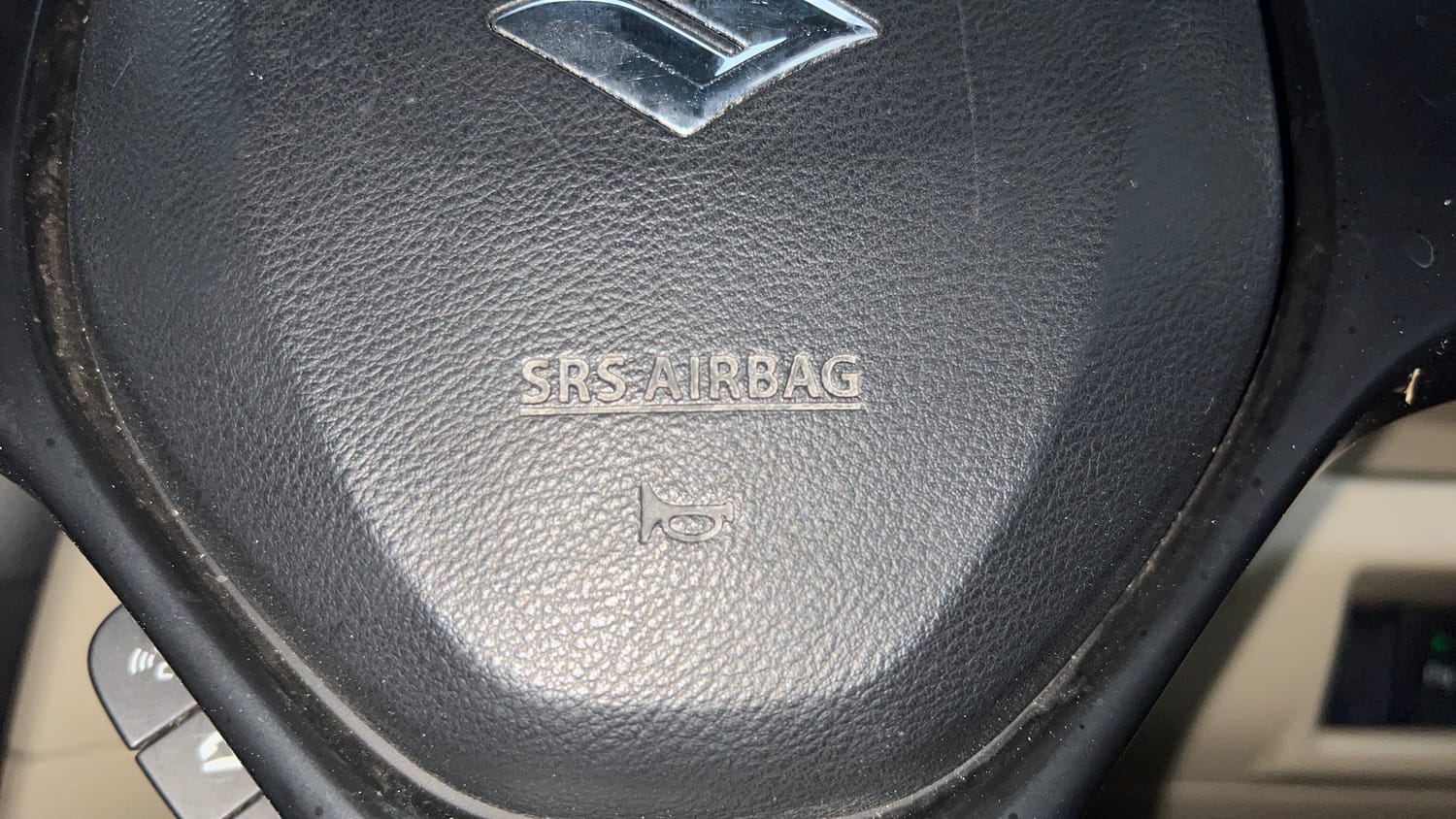 Used 2015 Maruti Suzuki Ciaz ZXI+ Petrol Manual top_features Airbags