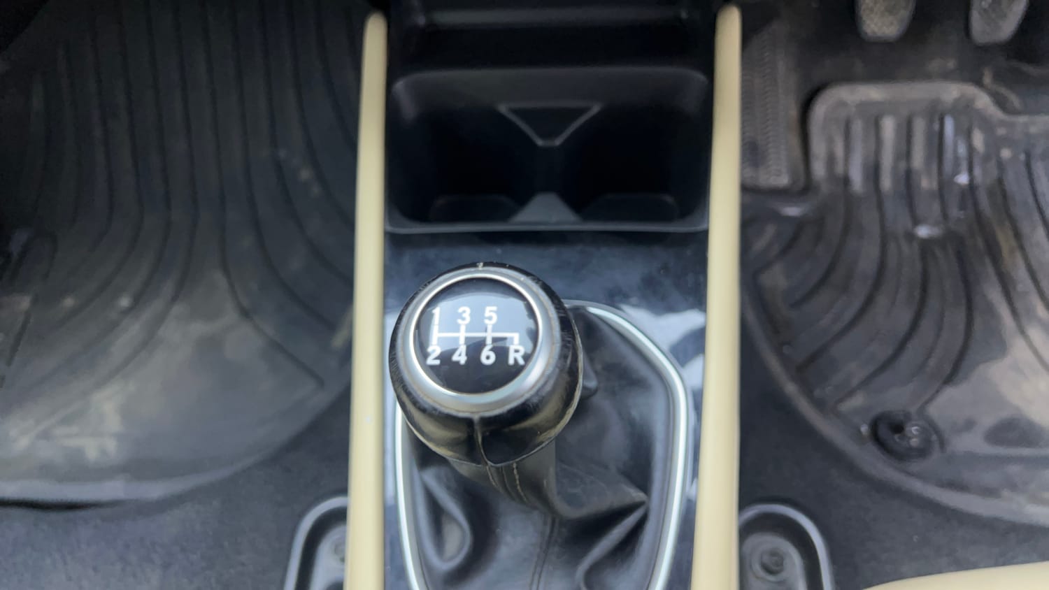 Used 2022 Honda City ZX Petrol Petrol Manual interior GEAR  KNOB VIEW