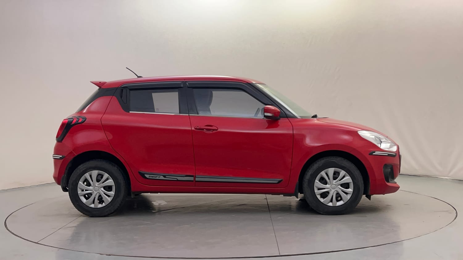 Used 2019 Maruti Suzuki Swift VXi AMT Petrol Automatic exterior RIGHT SIDE VIEW