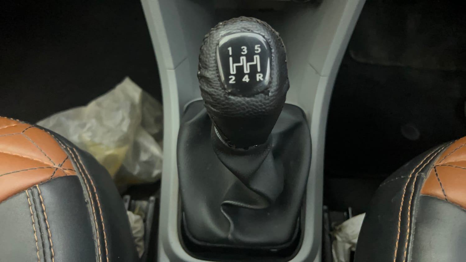 Used 2022 Tata Tiago XT CNG Cng Manual interior GEAR  KNOB VIEW